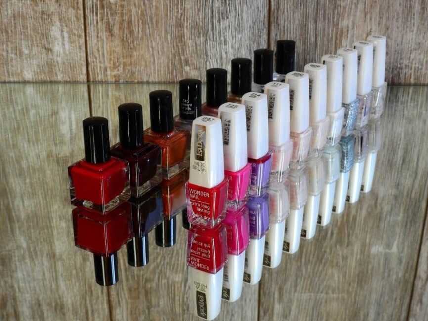 jak zrobić manicure hybrydowy w domu